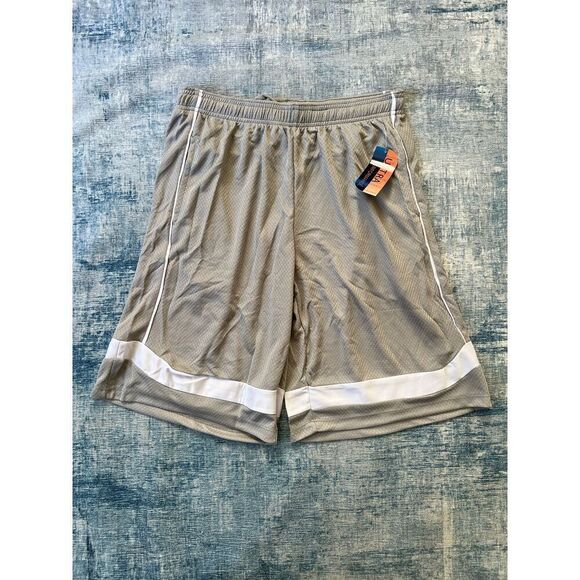 NWT! Ultra Performance Gray White Sports Basketball Shorts Large - Picture 1 of 8